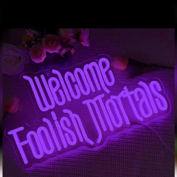 New neon Haunted mansion sign - Picture 4 of 7